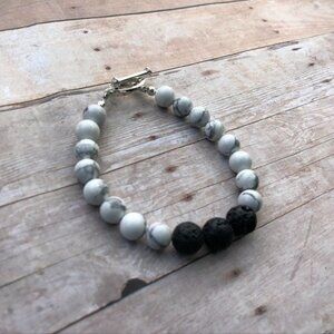 3/$20 Howlite Diffuser Bracelet